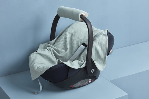 Babydecke für Babyschale Sommer aus Musselin – mint, Anwendung