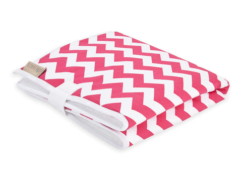 Reisewickelunterlage Chevron magenta