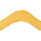 Ein senfgelbes KraftKids qualitäts Stillkissen Waffel Piqué mit ergonomischem Design auf weißem Hintergrund.